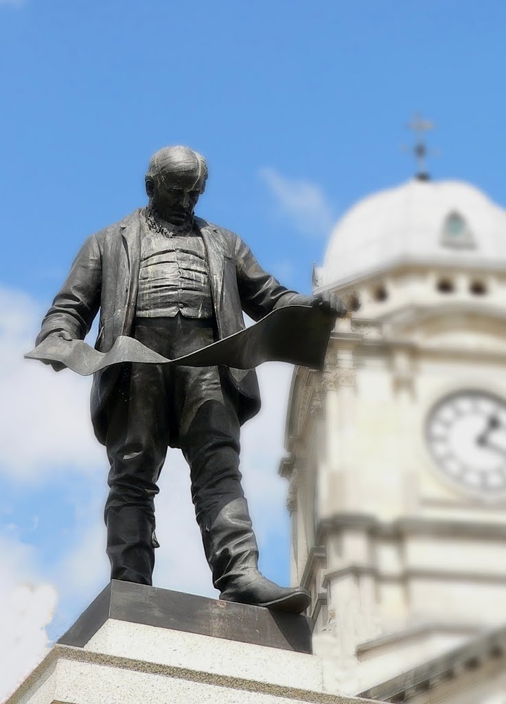 DAVID DAVIES STATUE, BARRY DOCK by Kelvin Sweet