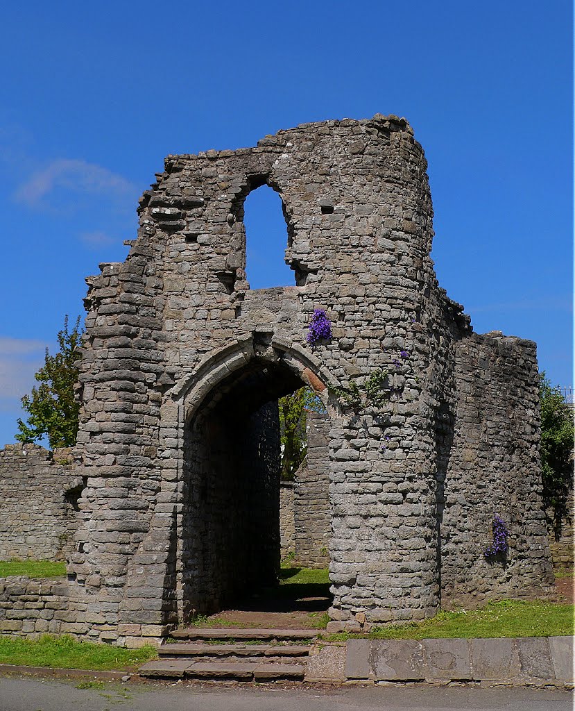 THE GATEHOUSE, BARRY CASTLE by Kelvin Sweet