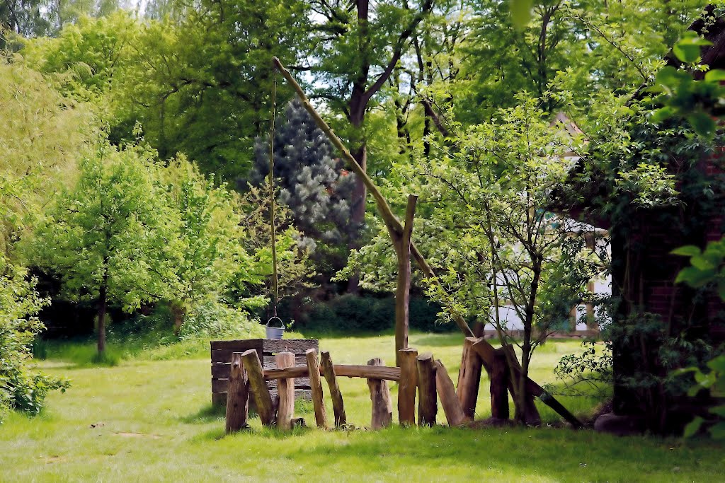 Brunnen im Museumsdorf Cloppenburg by R.Thomitzek