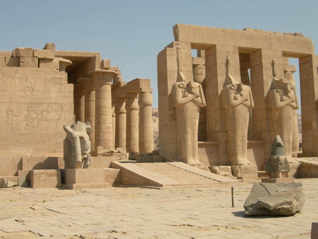 Ramesseum Temple. Luxor by Steve. Redditch. UK