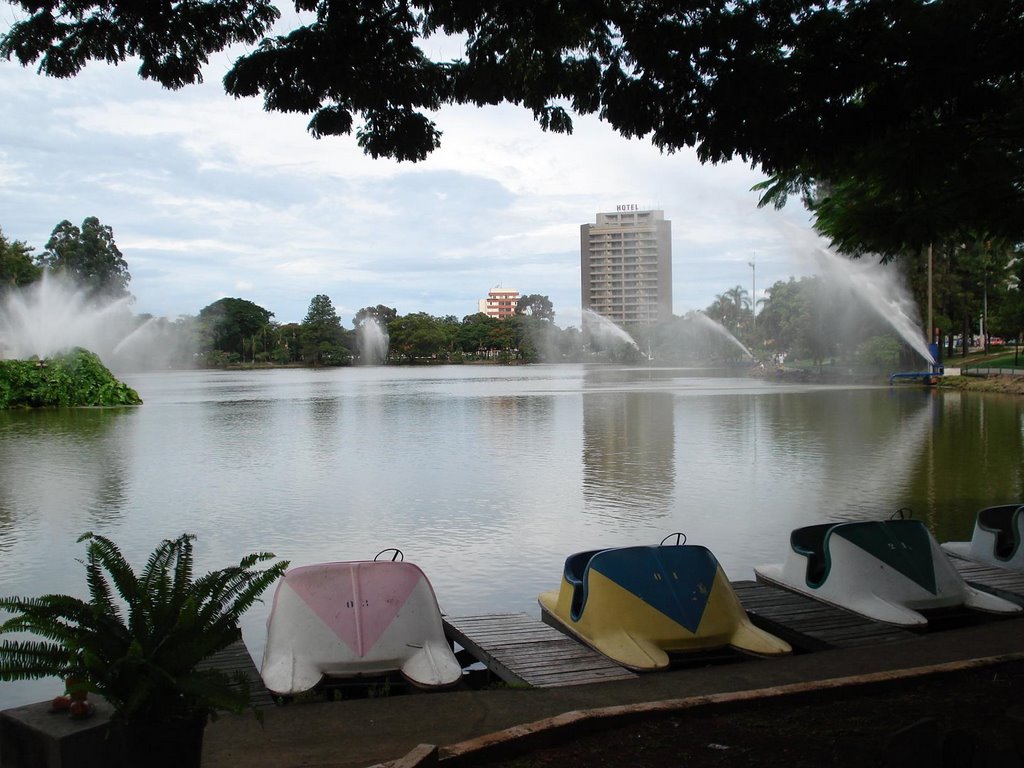 Lago municipal by LPSLPS