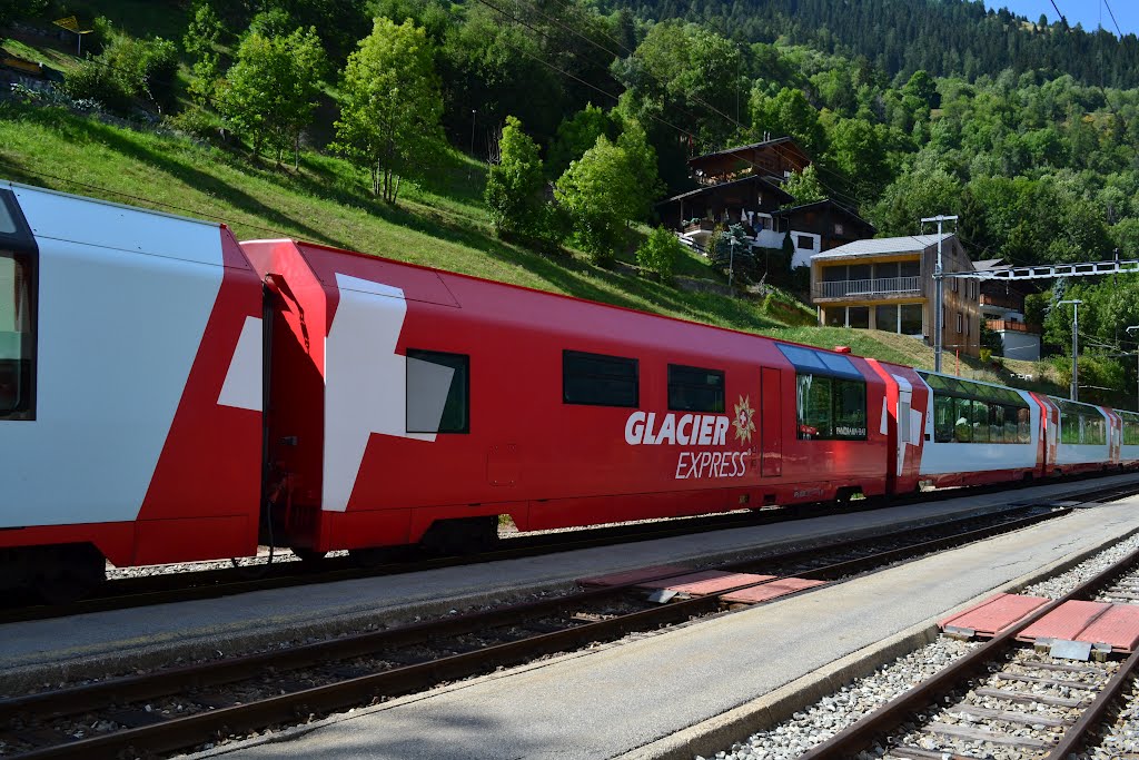 Fiesch, Glacier Express by @_heiri