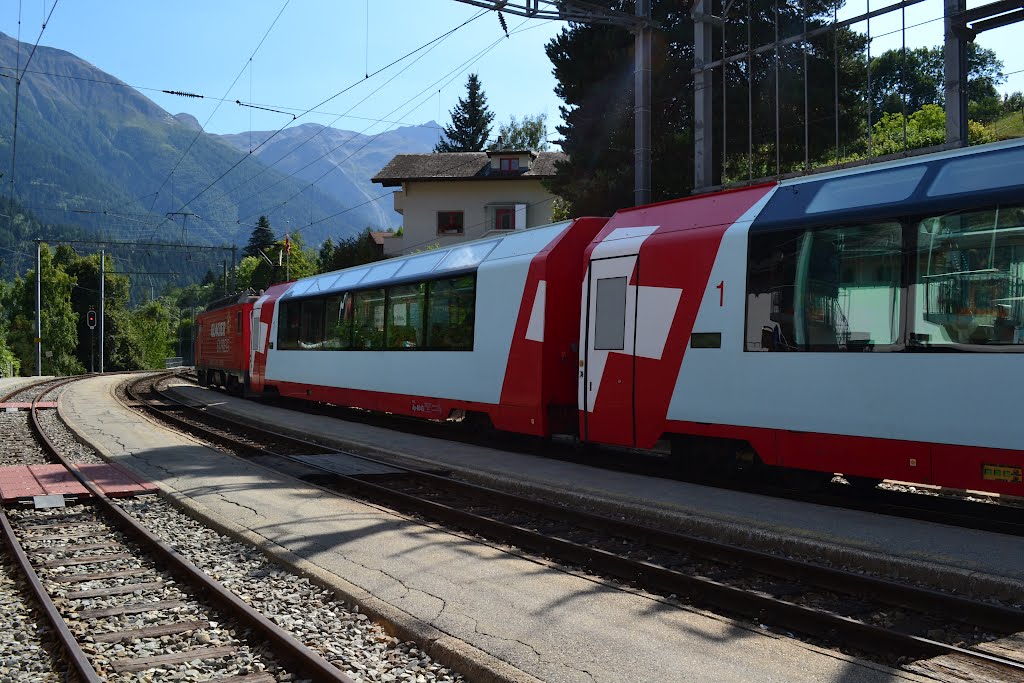 Fiesch, Glacier Express by @_heiri