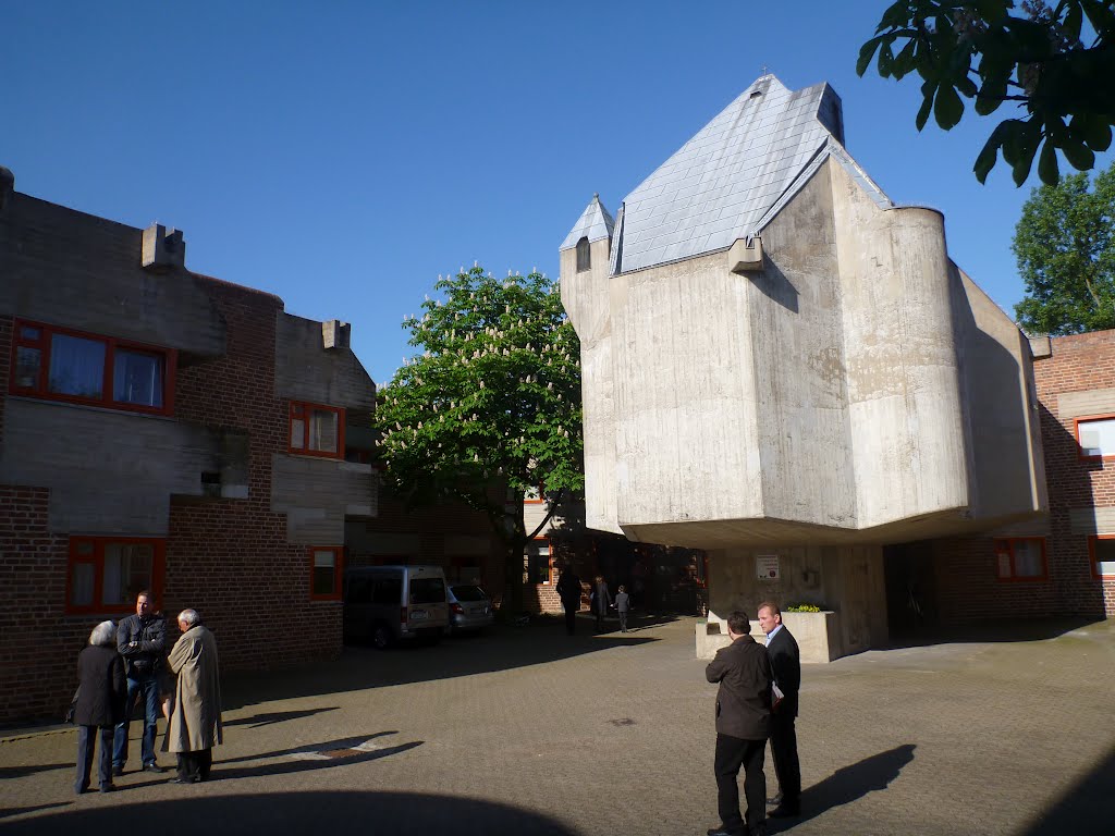 Düsseldorf-Garath, St.Matthäus by Hesselberg