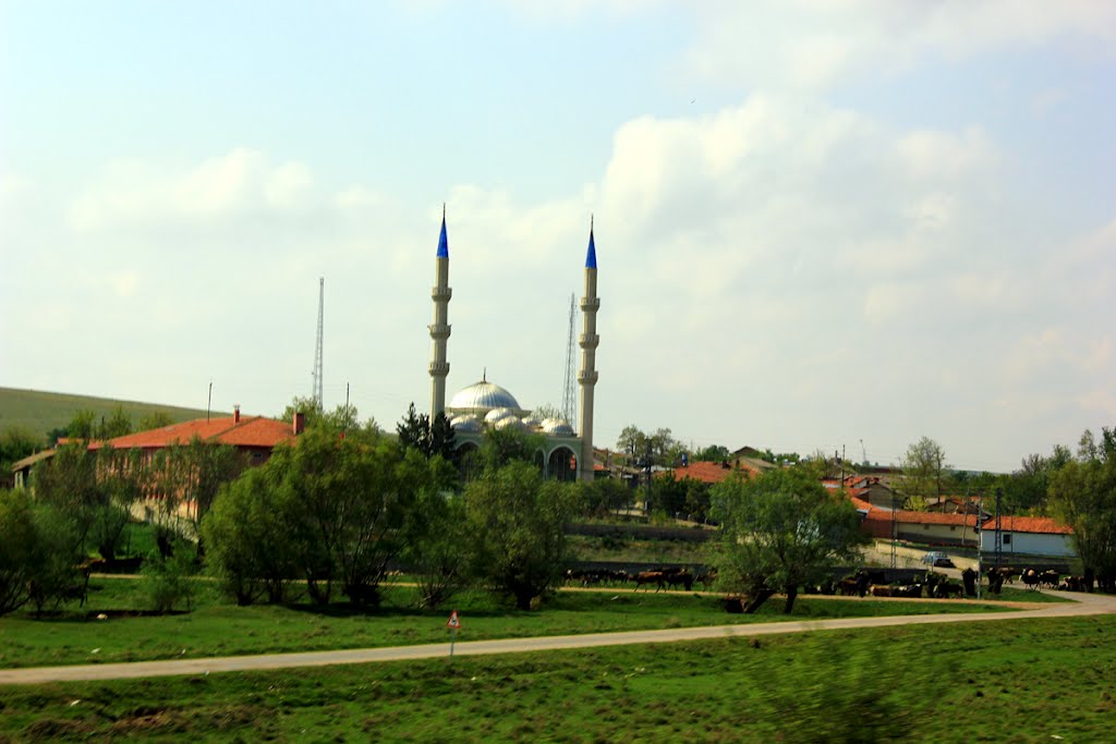 Afyon-Konya Karayolu by Hasan GÖKMEN