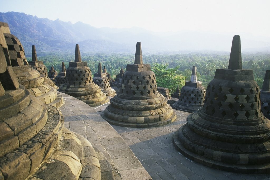 Borodudur by eric beauducel