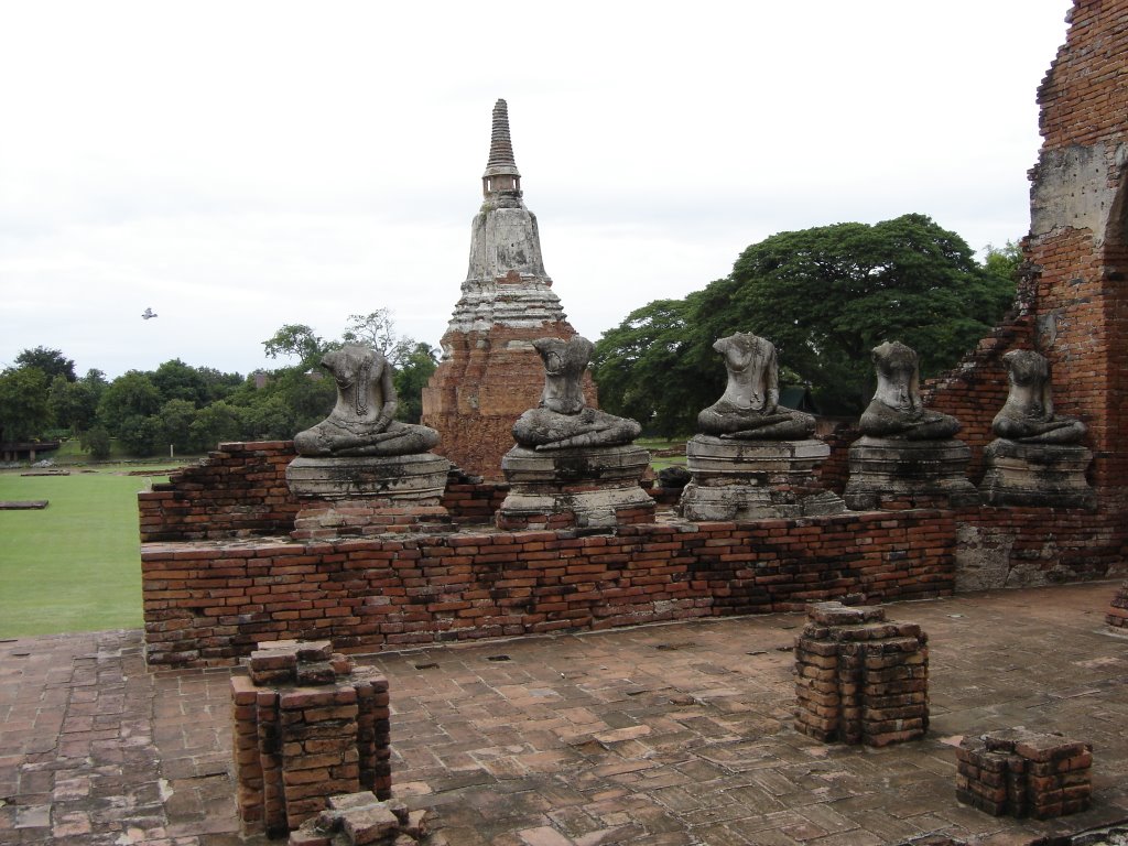 Wat Chai Wattanaram, Ayutthaya by Pierre van Lent