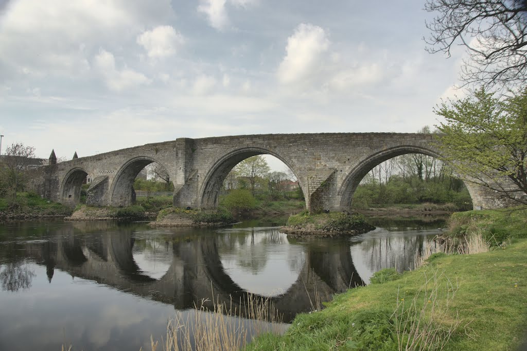 Stirling Bridge by Mike Dearie