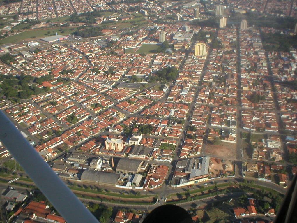 Vista aérea Araras - marginal do bairro do Cristo by LPSLPS