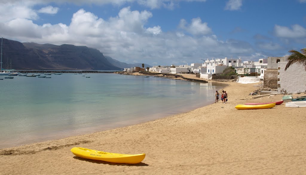 ISLA GRACIOSA - PLAYA EN LA CALETA DEL SEBO- LANZAROTE- CANARY ISLAND by mackedwars