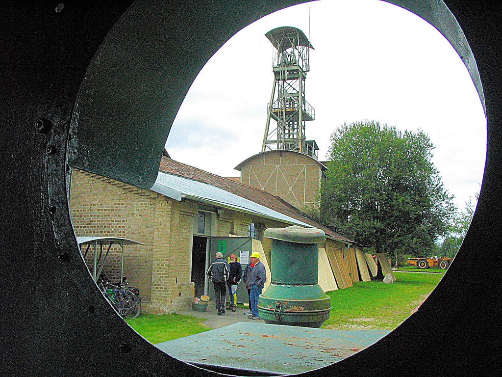 Freevision >> Förderturm der Grube Maffei - Bergbaumuseum << by freevision