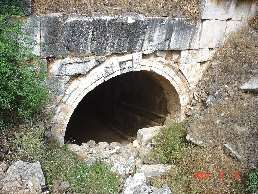 Afrodisias, Stadyum'un Doğu giriş kapısı; Geyre-Karacasu-Aydın by Yılmaz Güner