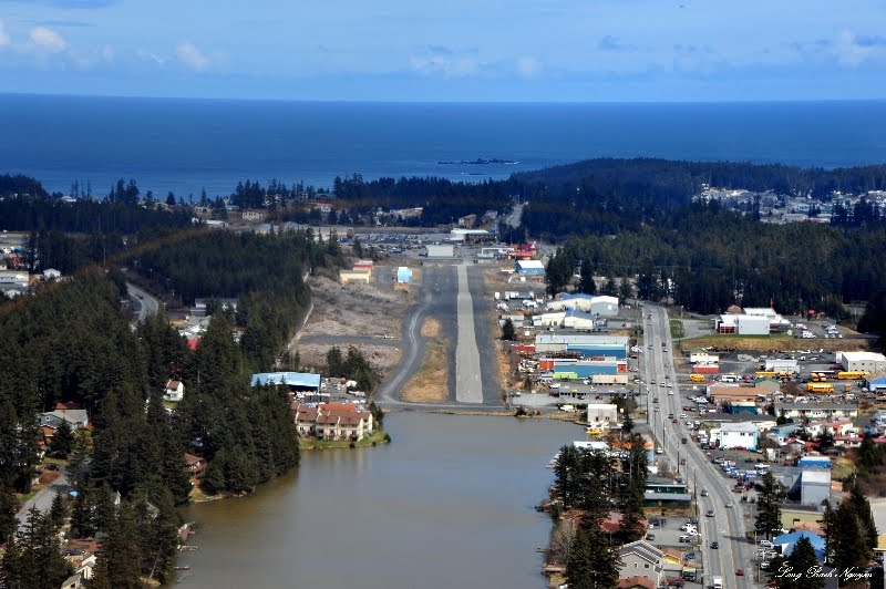 Kodiak Municipal Airport, Kodiak Island, Alaska by longbachnguyen