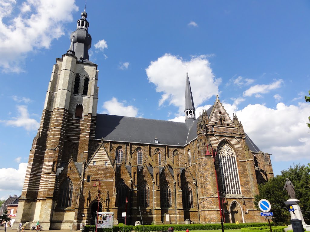 Onze-Lieve-Vrouwkerk Aarschot by Pascal Van Acker