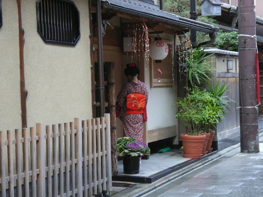 Miyagawa-Cho Kyoto(Maiko san) by higashiyama