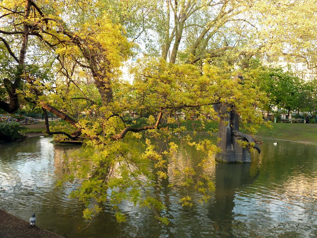 Square des Batignolles. Paris by Eulalia Garreta