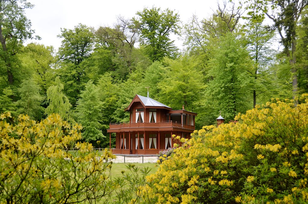 Tea pavilion Queen Wilhelmina Palace Loo Apeldoorn by Henq