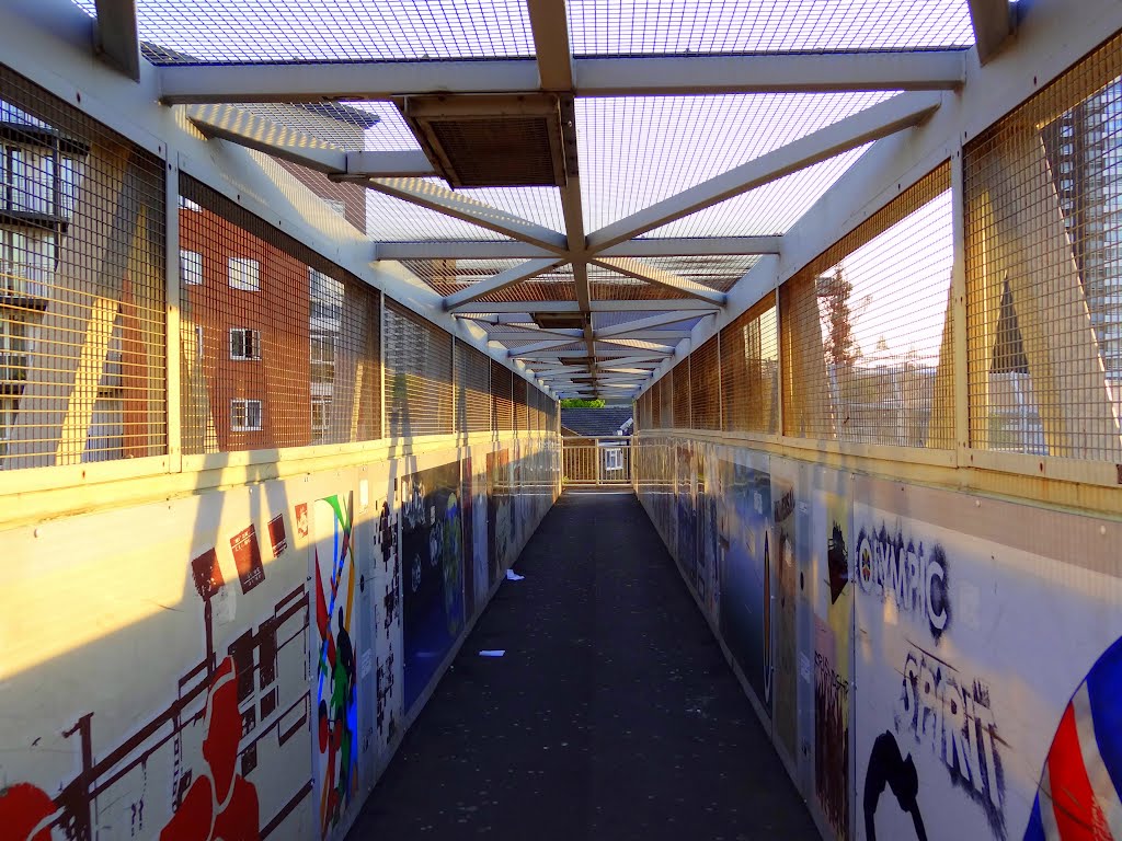 Pedestrian bridge over railroads,Stratford by piscessaturday