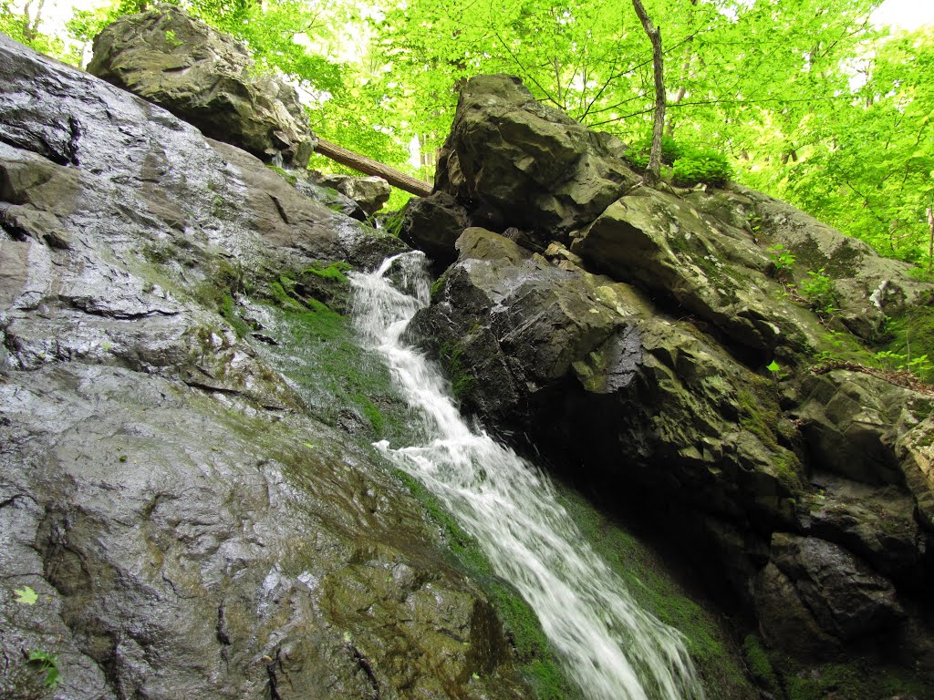 Cataract Falls by Chris Sanfino