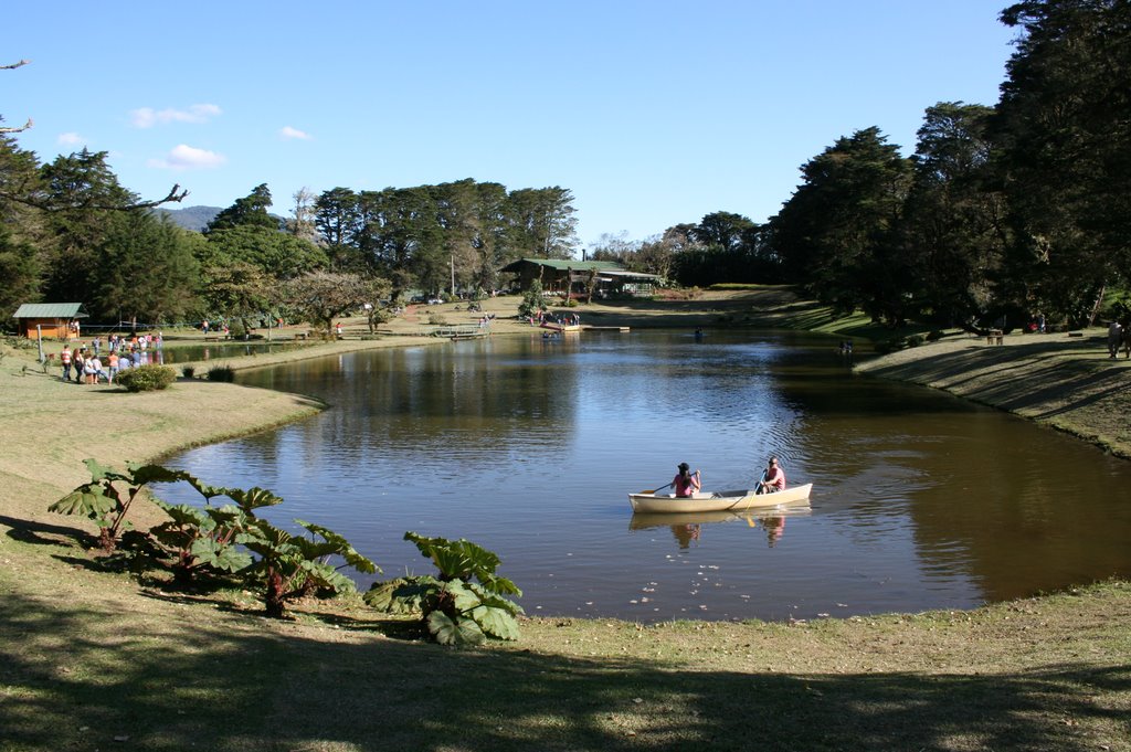 LAGO by Flore Víquez