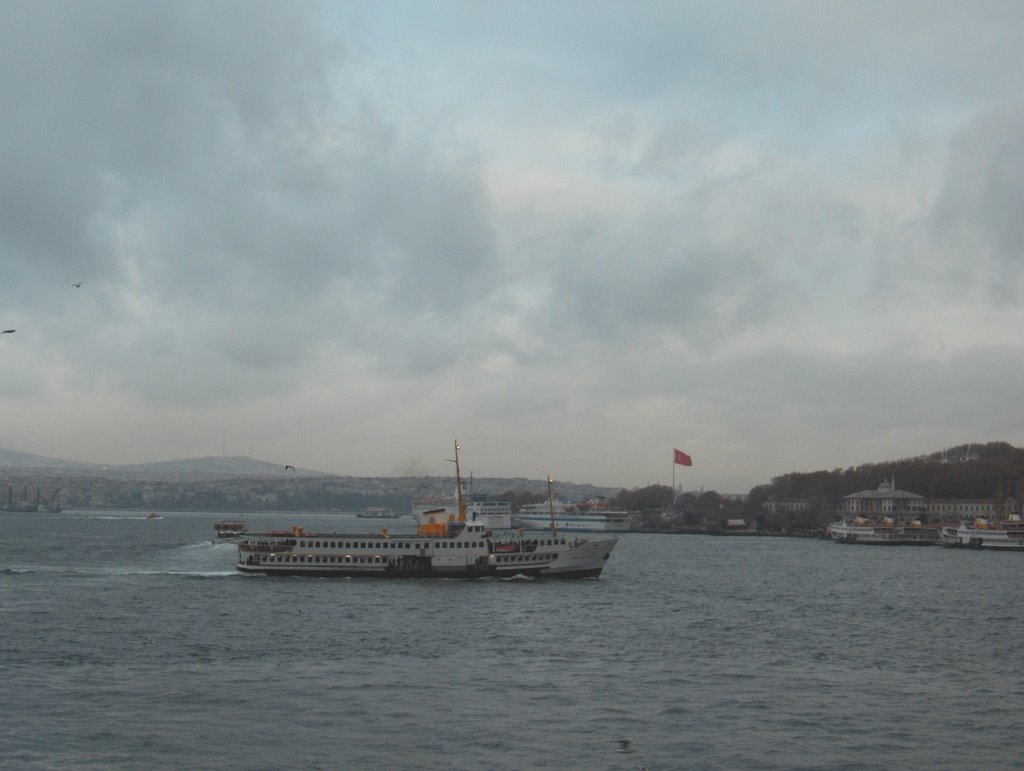 Şehir Hatları Vapuru-İstanbul/Turkey by r.senturk