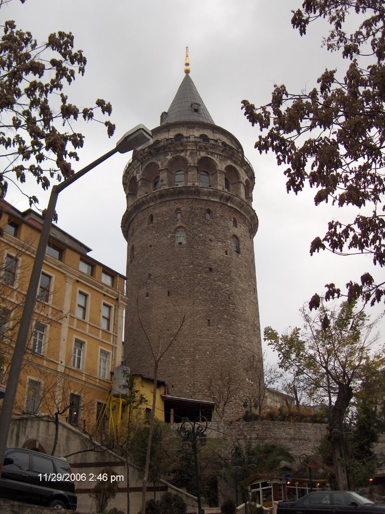 Galata Kulesi-İstanbul/Turkey by r.senturk