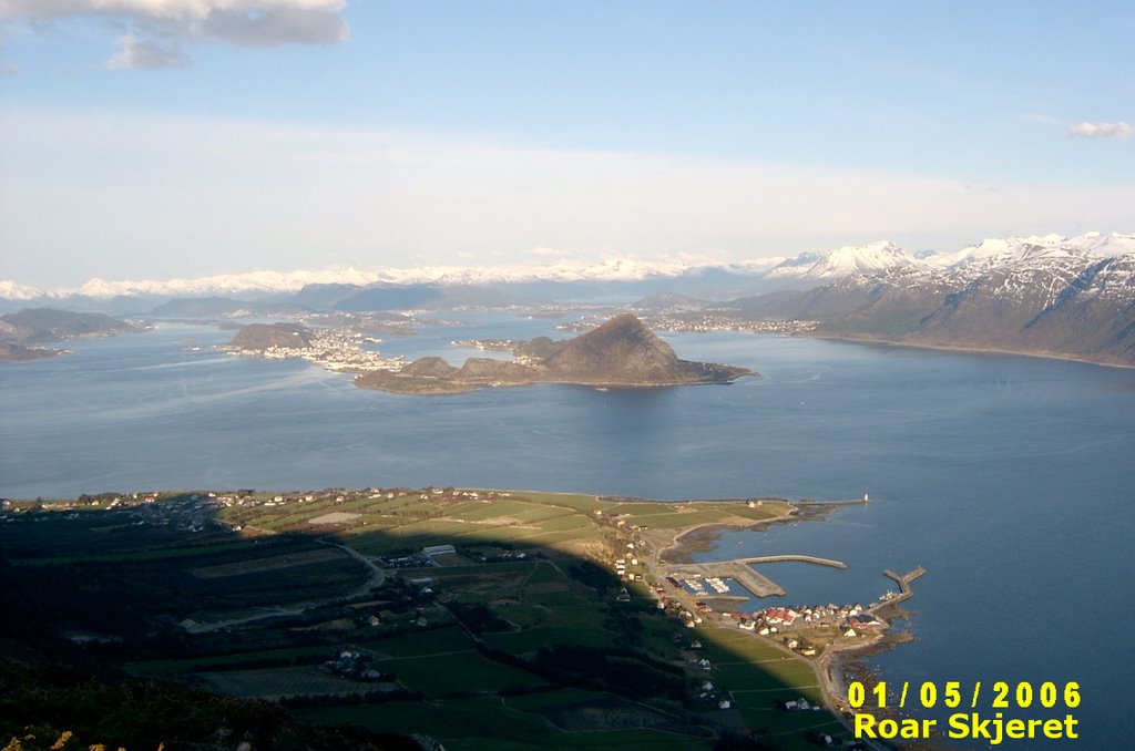 Alesund_with area seen from Godoy by roars