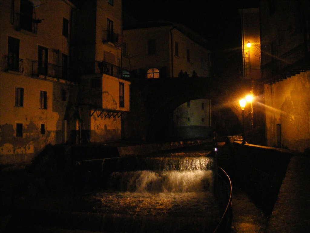 Campagna il fiume Tenza attraversa il Centro Storico by armenante enzo