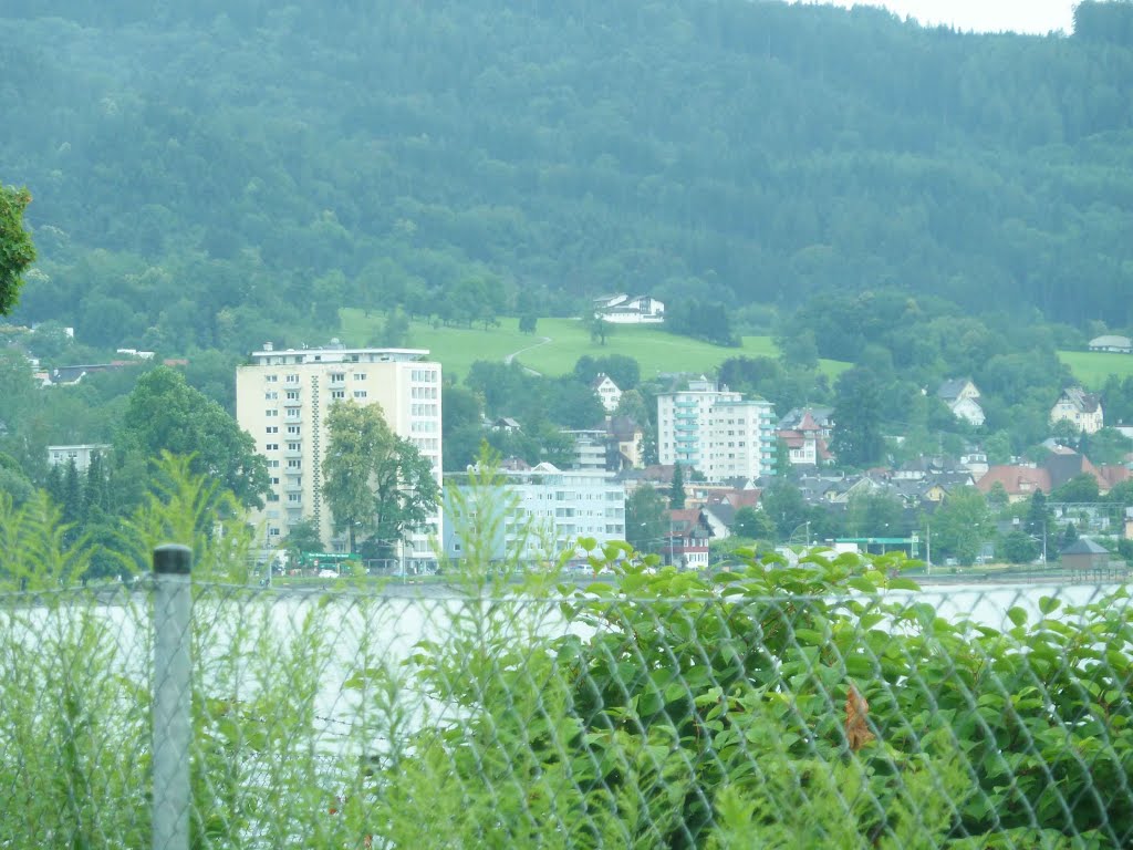 Lochau: A very very disfigured urban place. by www.archicultura.ch