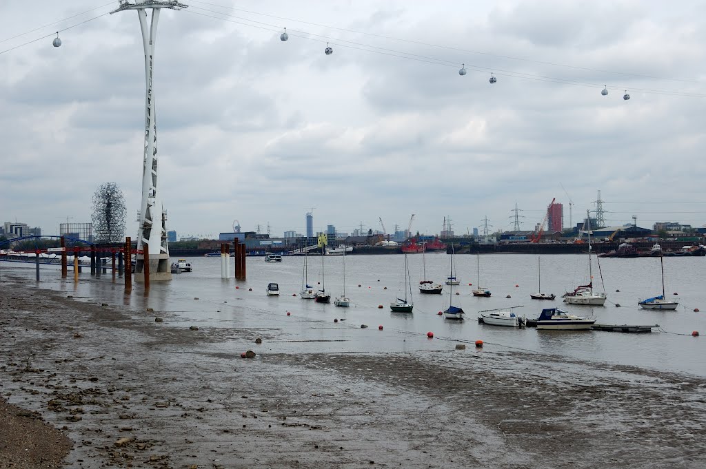 Greenwich Yacht Club Moorings and Air Line by Exilio Cósmico