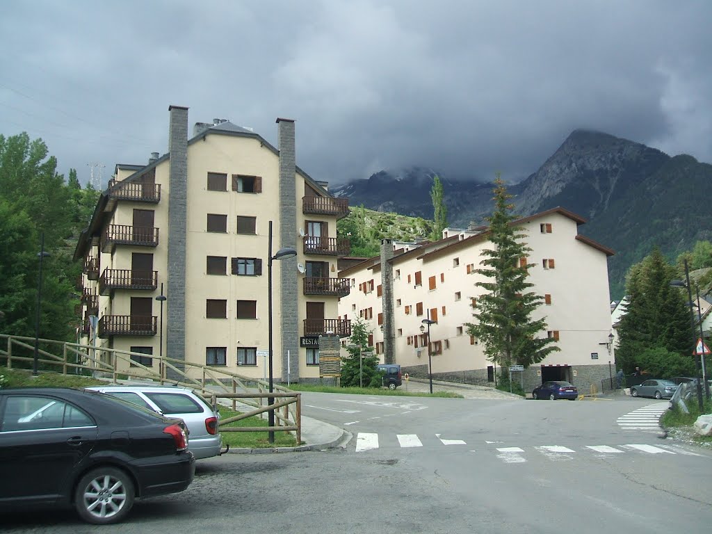 Sallent de Gállego, Huesca. by hinojosa