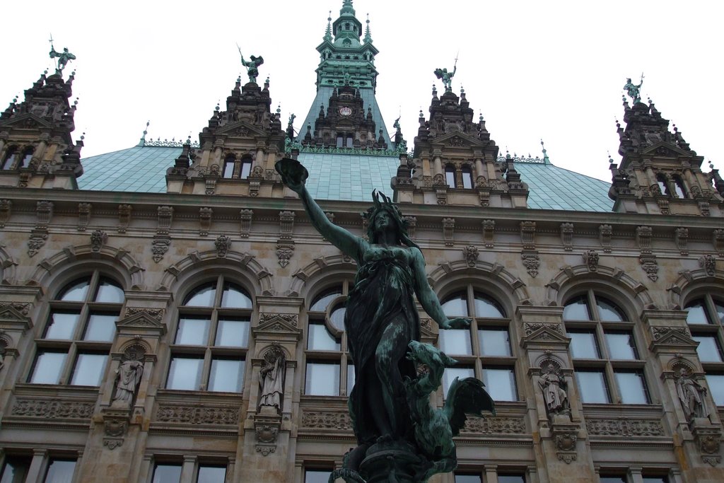 Hamburg rathaus 2 by Halicki