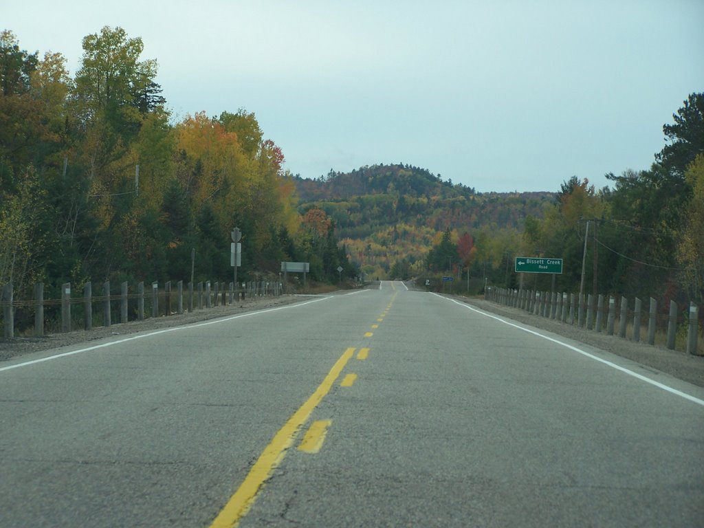 Route 17 près de Bissett Creek, octobre 2007 by FGuertin