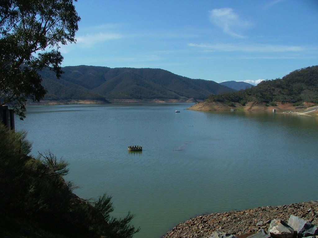 Lake Eildon by abedan