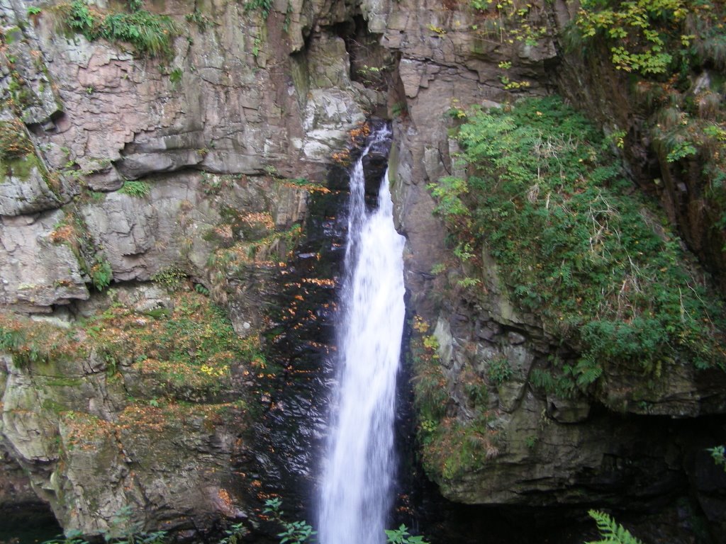 Before great flood in 1997 the waterfall was 5 metres higher by Dodge