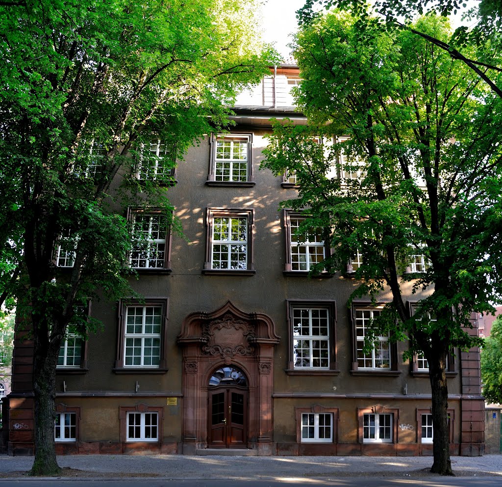 Goethegymnasium Weißenfels, Nordeingang [2012] by Ralf-Rainer Hoffmann