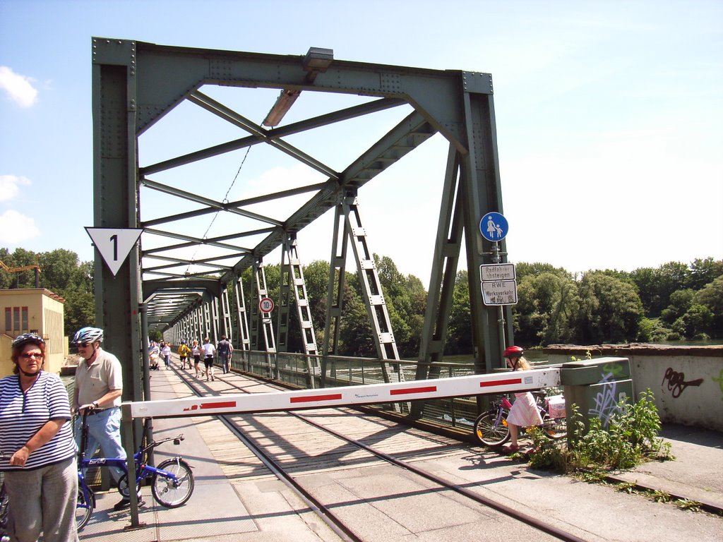 Brücke Hengsteysee by scheity