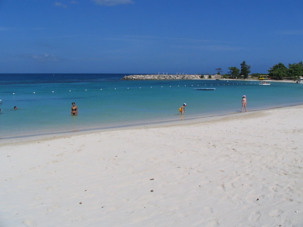 Beach Montego Bay by mcevnik