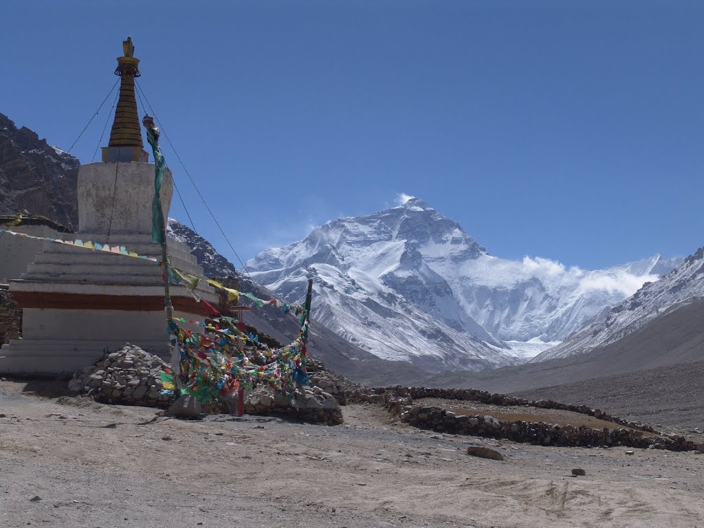 Mt. Everest from Rongbuk Monastery by asturKon