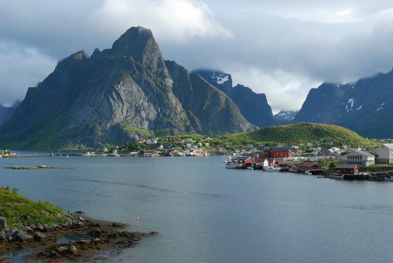 Reine, Lofoten, June 2007 by MichaelN