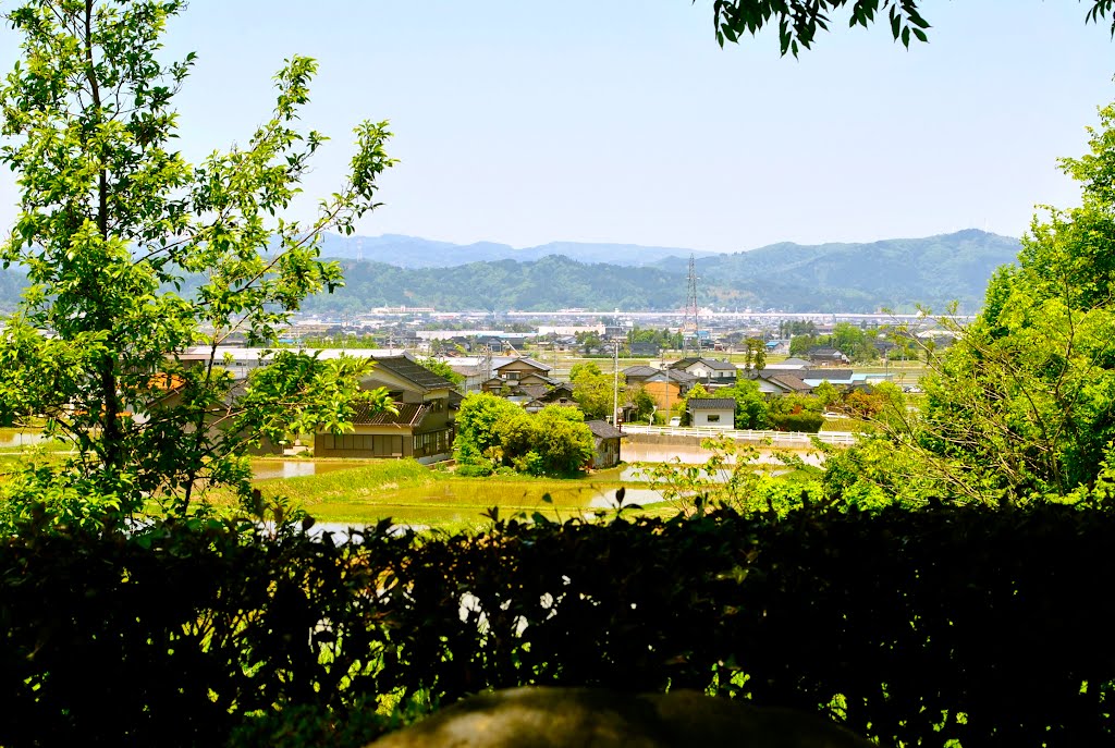 Expressway S.A:HOKURIKU EXPRESSWAY,"Oyabegawa"　北陸自動車道小矢部川S.A　芭蕉句碑越しに見える田園風景 by paleblue49