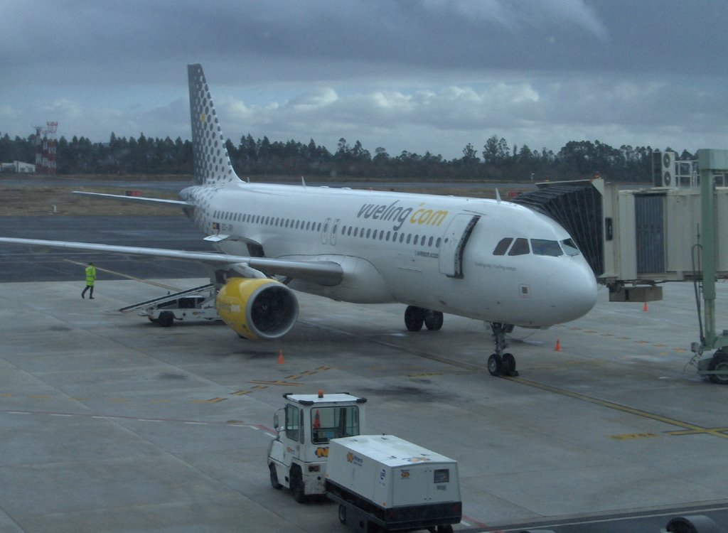 SANTIAGO AIRPORT (SCQ) by FERROLIÑO