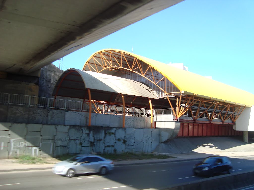 Estação do Metrô by Eduardo Câmara