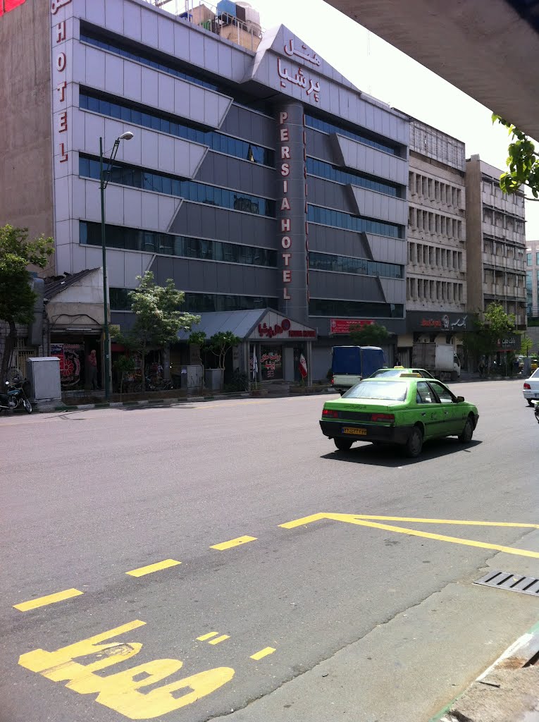 Hafez Street - face of Alborz high school by Ehsan Ansari