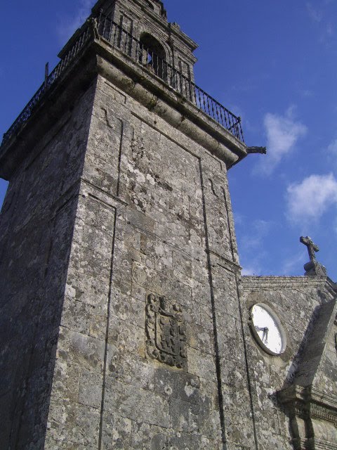 Torre-campanario da igrexa de Poulo,Gomesende,OU. by rafaeliux