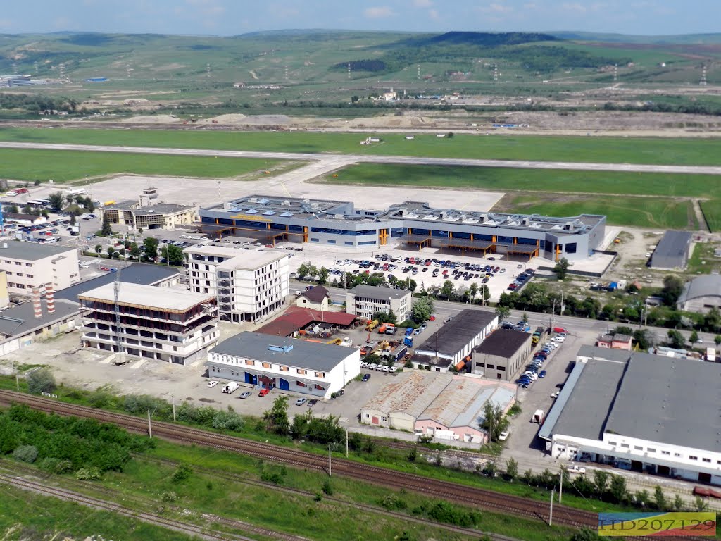 Aeroportul International Cluj-Napoca - vedere aeriana by HD207129 - keepPanoramio