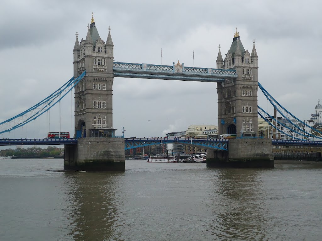 Tower Bridge by kaikobad