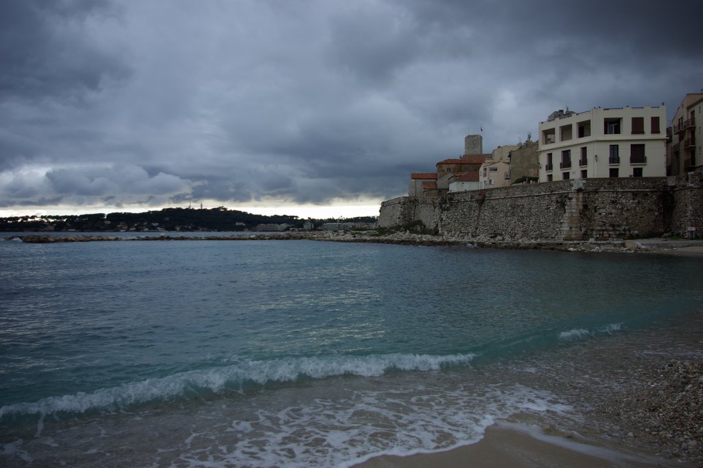 Antibes, beach by Dr. Seo