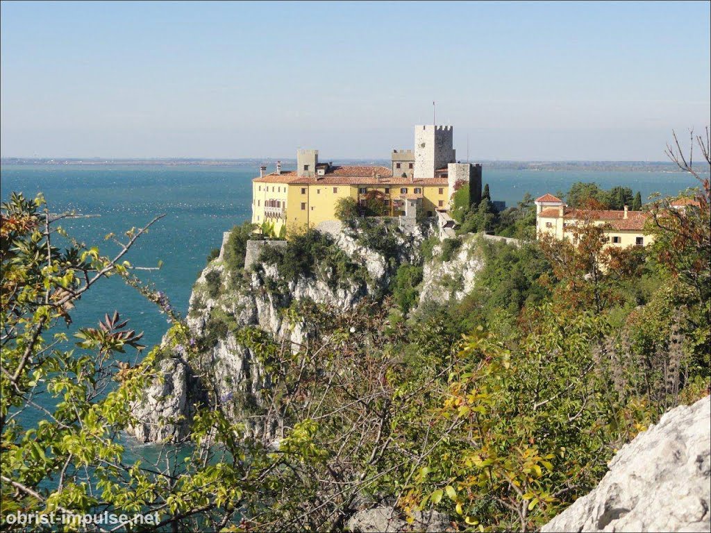 Castello di Duino Italia by obrist-impulse.net