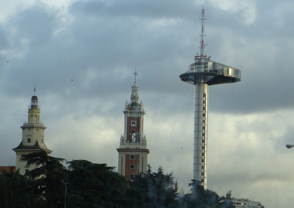 Réplica de la Torre de Hércules (ETSIN), Museo de América y faro de Moncloa by Alvaro Romero Novas